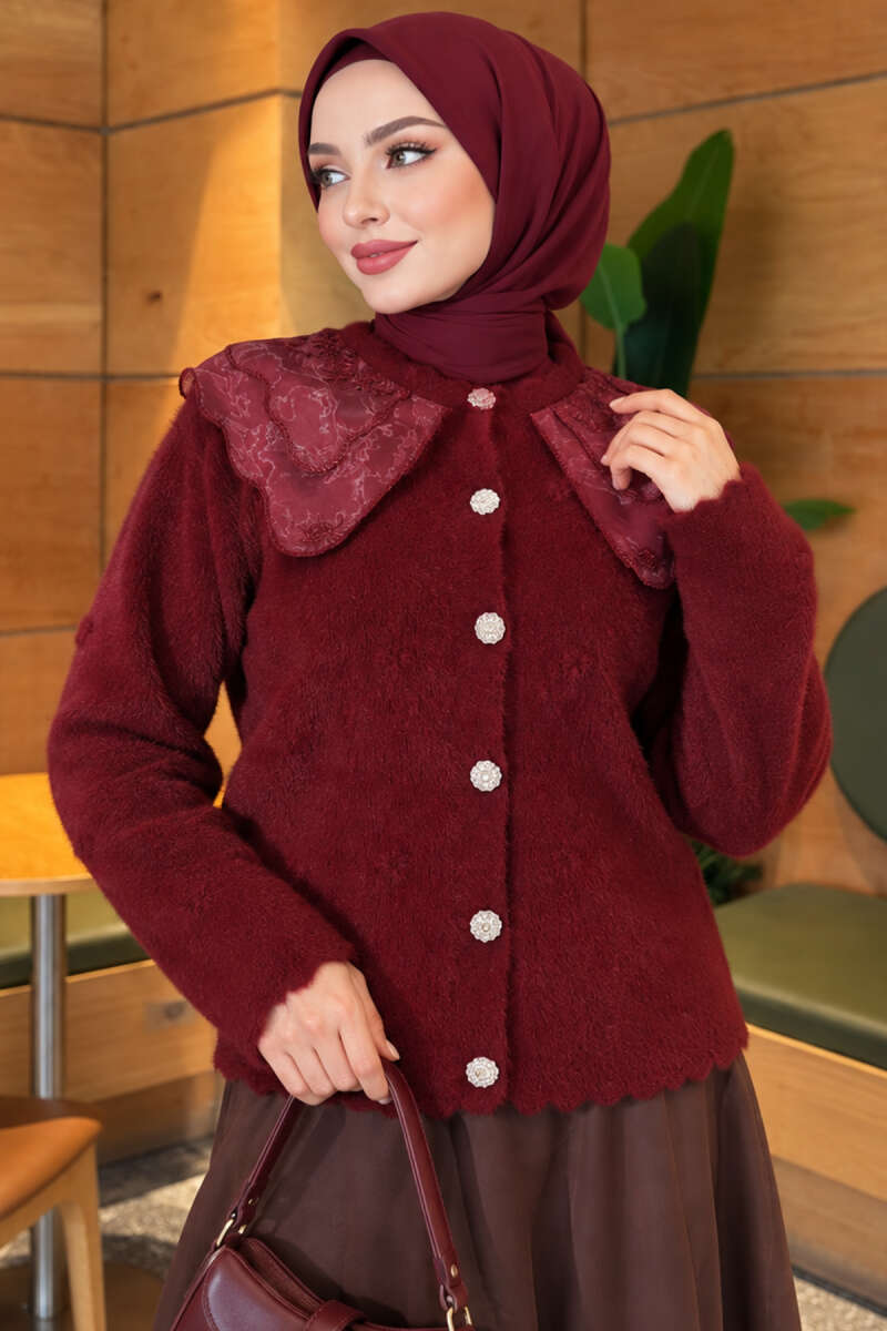 https://cdn.pazarium.com.tr/dantel-yaka-dugmeli-sakalli-hirka-bordo-835967-20-B.jpg