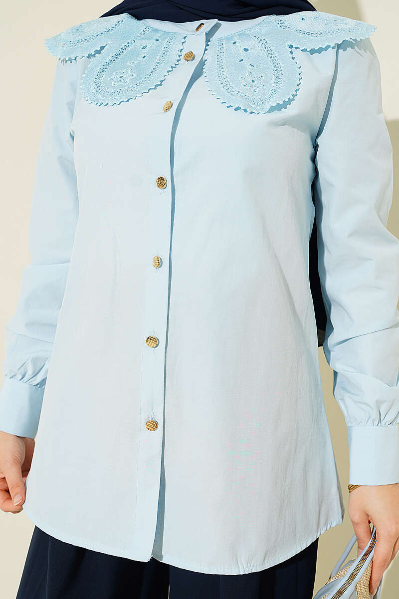https://cdn.pazarium.com.tr/dantelli-bebe-yakali-poplin-gomlek-bebe-mavi-795135-19-B.jpg