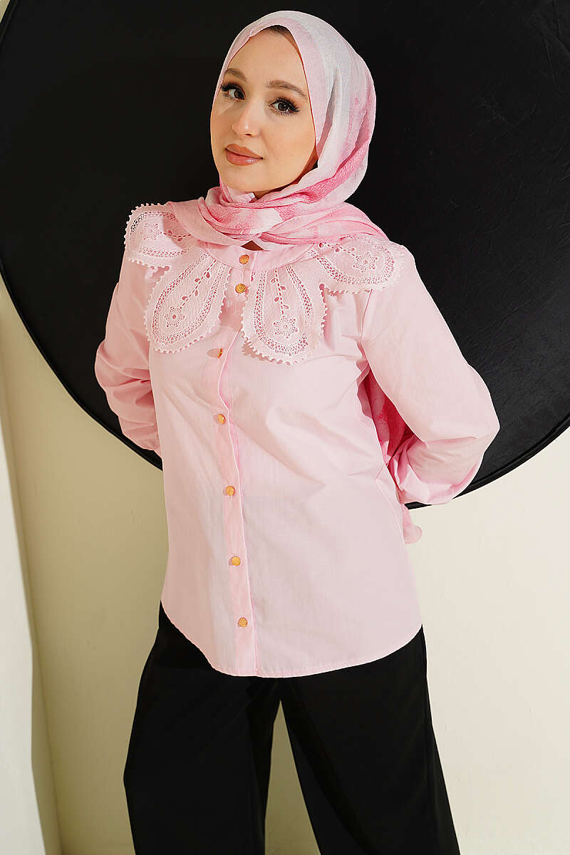 https://cdn.pazarium.com.tr/dantelli-bebe-yakali-poplin-gomlek-pembe-795144-19-B.jpg