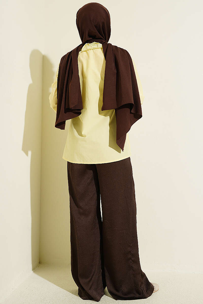 https://cdn.pazarium.com.tr/dantelli-bebe-yakali-poplin-gomlek-sari-795118-19-B.jpg