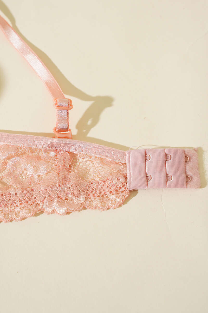 https://cdn.pazarium.com.tr/dantelli-desteksiz-sutyen-pudra-592169-14-B.jpg