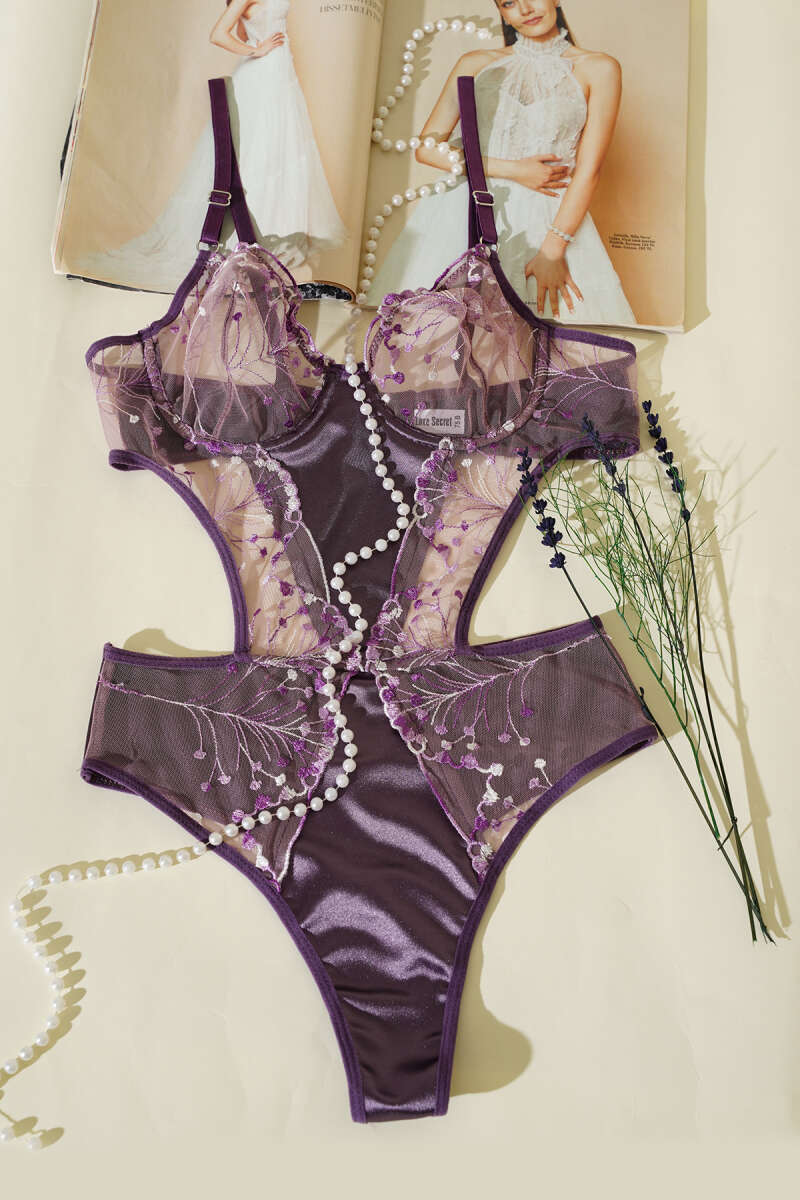 https://cdn.pazarium.com.tr/dantelli-ip-askili-bodysuit-murdum-638062-15-B.jpg