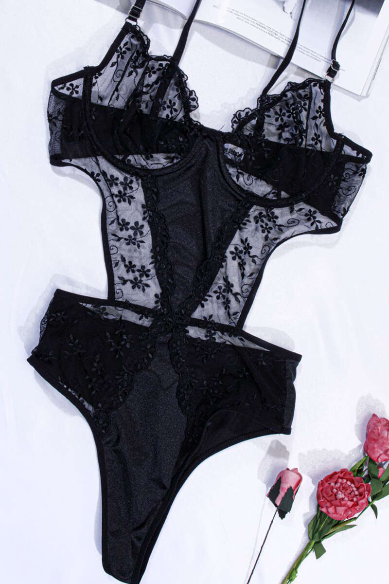 https://cdn.pazarium.com.tr/dantelli-ip-askili-bodysuit-siyah-637289-15-B.jpg