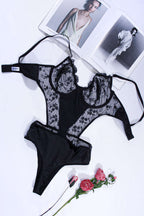 https://cdn.pazarium.com.tr/dantelli-ip-askili-bodysuit-siyah-637290-15-B.jpg