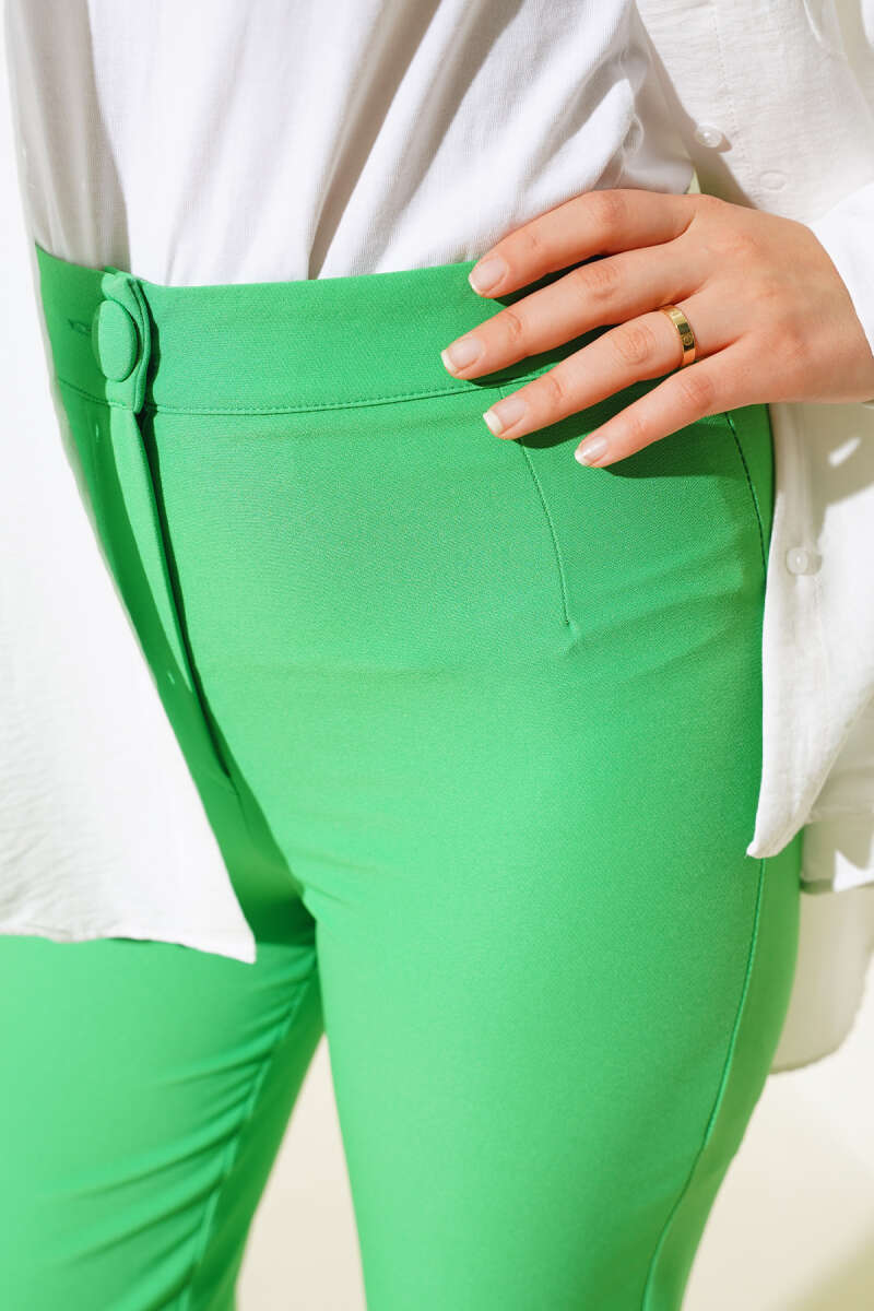 https://cdn.pazarium.com.tr/dar-paca-dugmeli-pantolon-yesil-529217-12-B.jpg