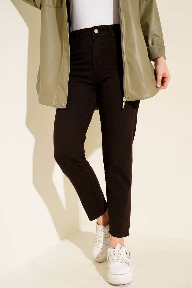https://cdn.pazarium.com.tr/dar-paca-kahve-pantolon-684627-16-B.jpg