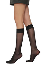 https://cdn.pazarium.com.tr/daymod-venus-40-den-kadindizalti-corap-500-siyah-544154-12-B.jpg