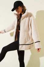 Deri Biyeli Fermuarlı Peluş Ceket