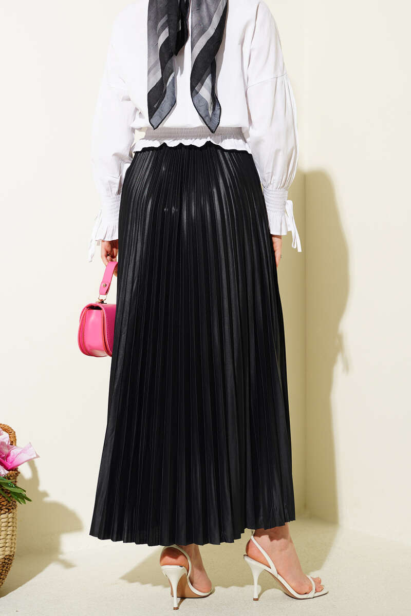 Deri Görünümlü Pileli Etek