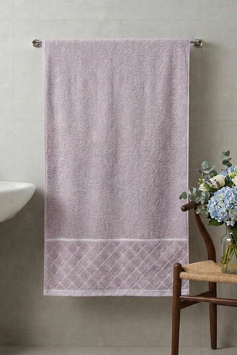 Desen Detaylı Şerit Geçişli Banyo Havlusu Lila