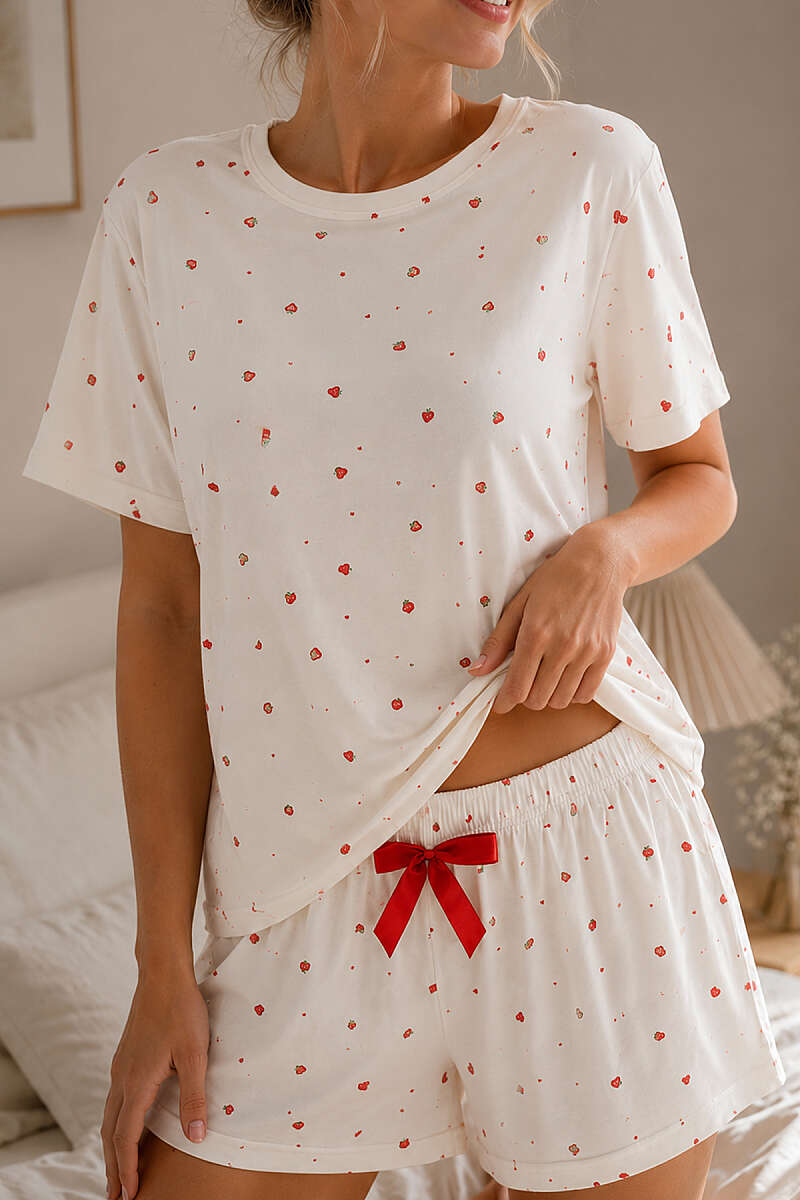 https://cdn.pazarium.com.tr/desenli-bisiklet-yaka-sortlu-pijama-takimi-cilek-802209-19-B.jpg