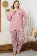 https://cdn.pazarium.com.tr/desenli-buyuk-beden-pijama-takimi-pudra-680373-16-B.jpg