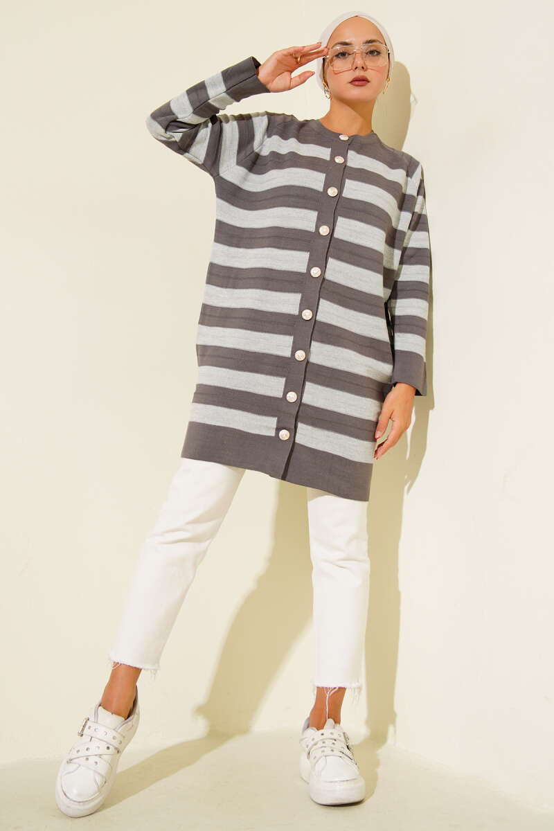 Desenli Düğme Detaylı Triko Hırka