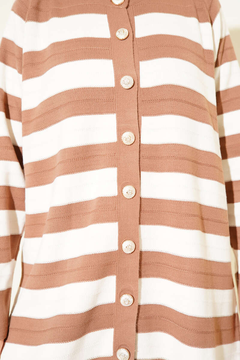 Desenli Düğme Detaylı Triko Hırka