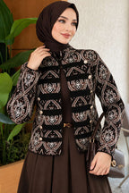 https://www.pazarium.com.tr/desenli-dugme-detayli-triko-hirka-siyah-205893-831338-20-B.jpg