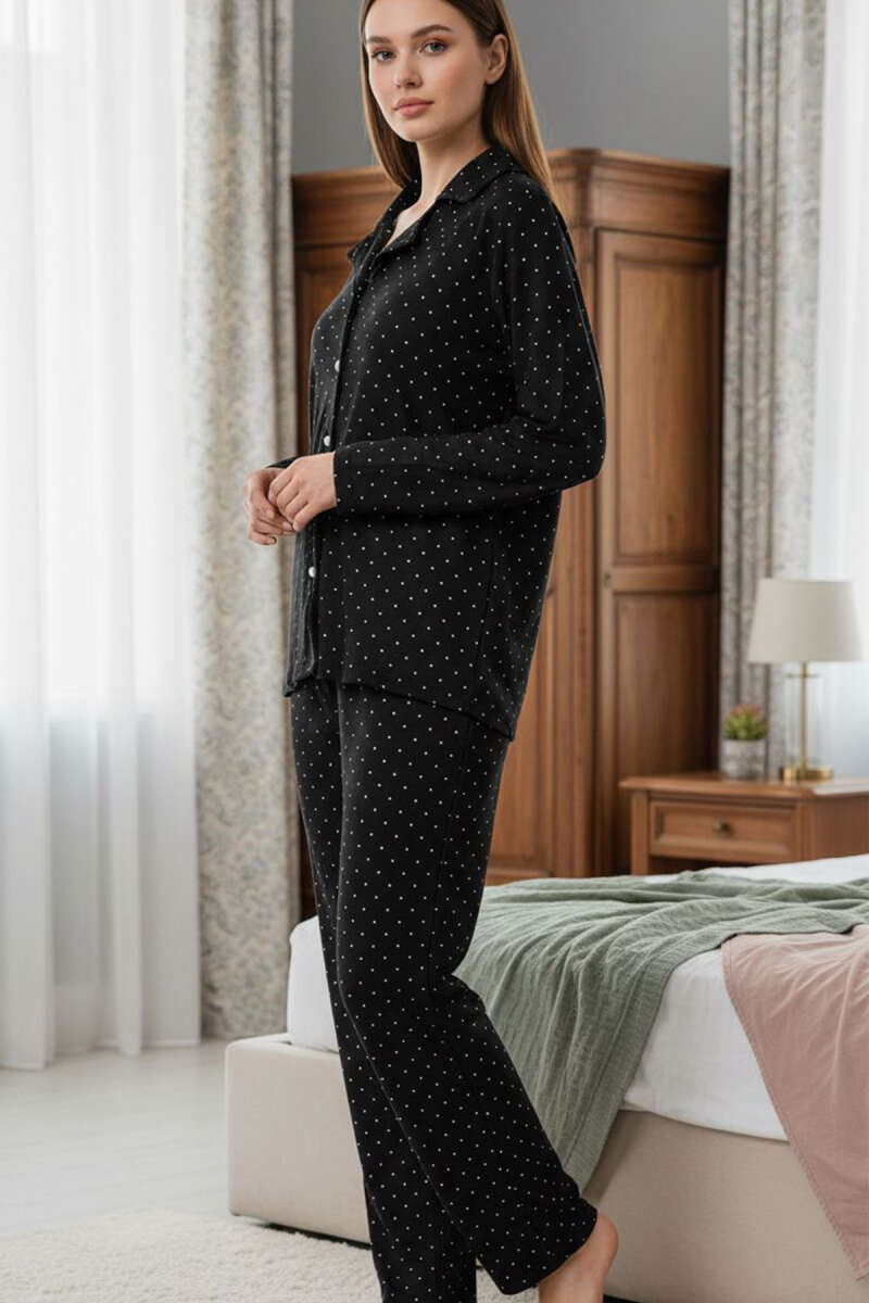 https://cdn.pazarium.com.tr/desenli-dugmeli-suet-pijama-takimi-siyah-puantiye-716017-17-B.jpg