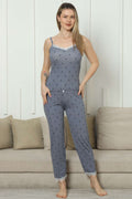 https://cdn.pazarium.com.tr/desenli-ip-askili-dantelli-pijama-takimi-gri-606728-14-B.jpg