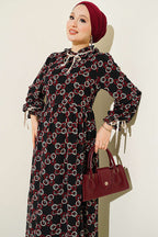 https://cdn.pazarium.com.tr/desenli-kurdele-detayli-sifon-elbise-bordo-817869-20-B.jpg
