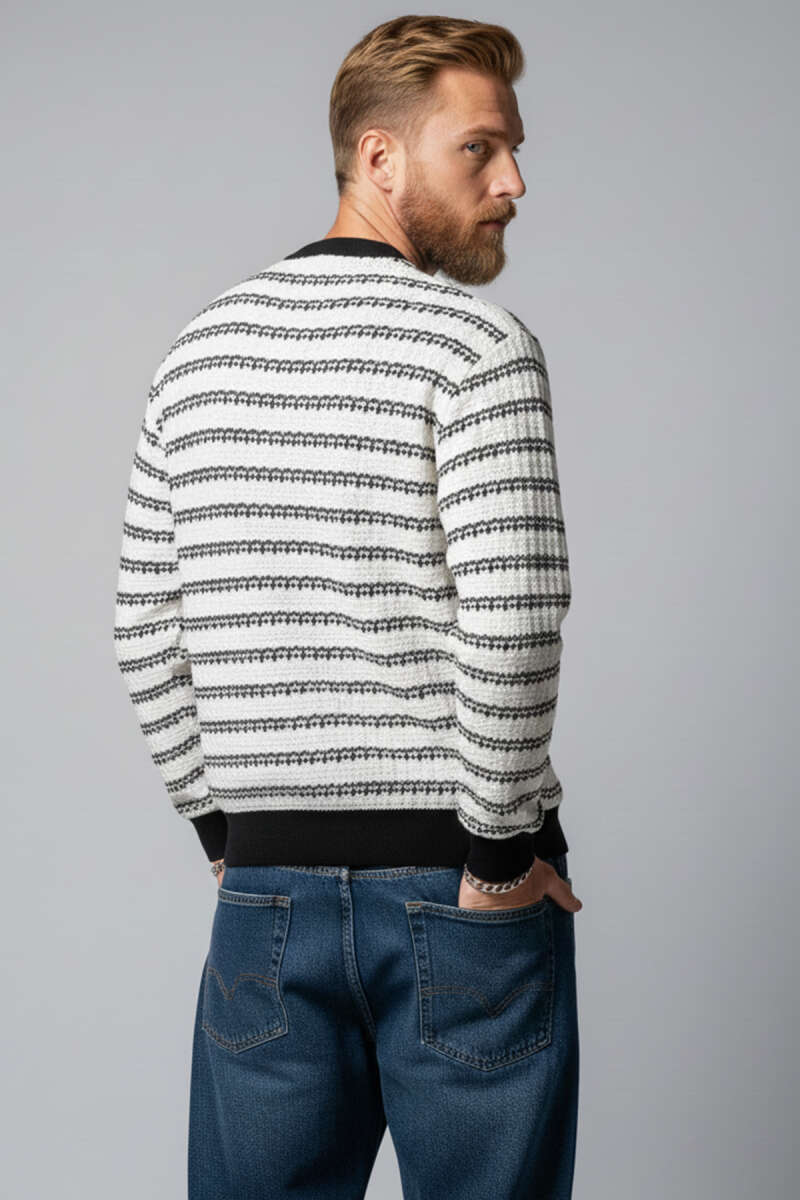 https://cdn.pazarium.com.tr/desenli-ribanali-orme-erkek-sweatshirt-siyah-717616-17-B.jpg