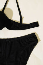 https://cdn.pazarium.com.tr/destekli-kendinden-desenli-sutyen-takim-siyah-594579-14-B.jpg