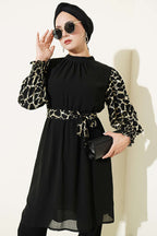 https://cdn.pazarium.com.tr/dik-yaka-desenli-tunik-gold-816549-20-B.jpg