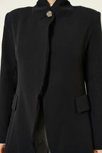 https://cdn.pazarium.com.tr/dik-yaka-dugmeli-blazer-ceket-siyah-766760-18-B.jpg