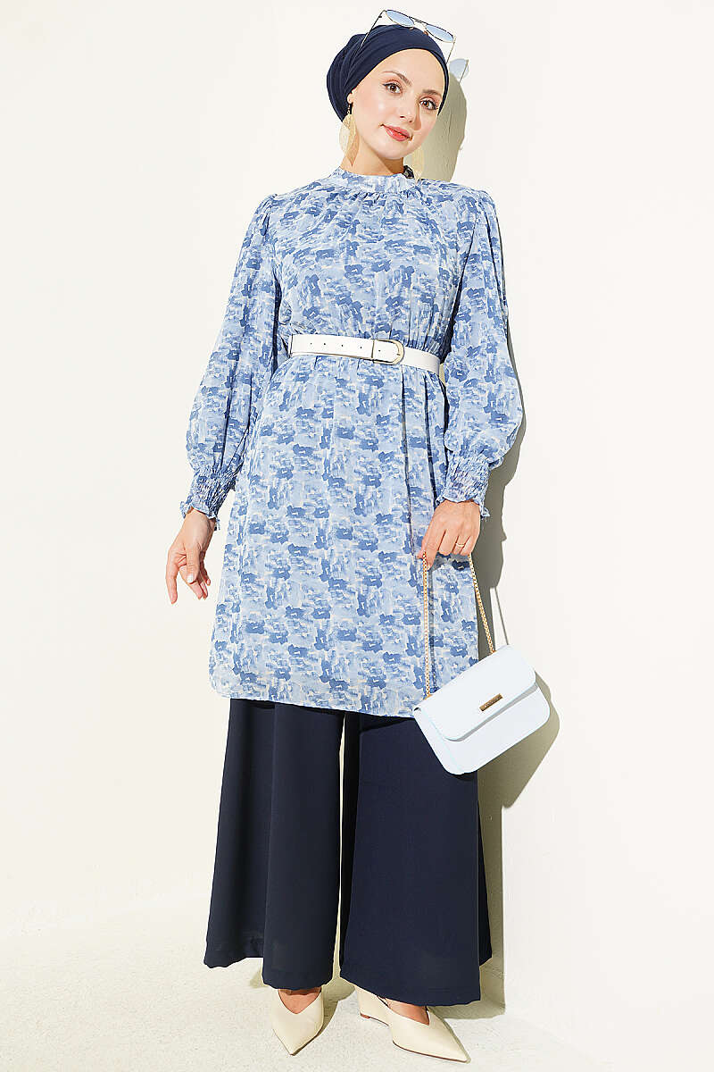 https://cdn.pazarium.com.tr/dik-yaka-karisik-desen-sifon-tunik-mavi-816042-20-B.jpg