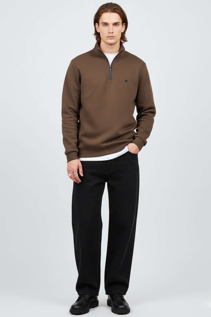 https://cdn.pazarium.com.tr/dik-yaka-yarim-fermuar-sweatshirt-kahve-693060-16-B.jpg
