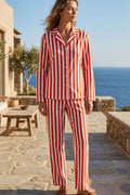 https://cdn.pazarium.com.tr/dikey-cizgili-dugmeli-kadin-pijama-takimi-kirmizi-840479-20-B.jpg