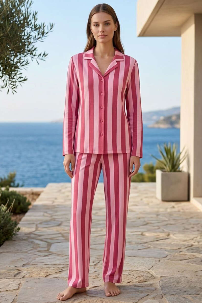 https://cdn.pazarium.com.tr/dikey-cizgili-dugmeli-kadin-pijama-takimi-pembe-840481-20-B.jpg