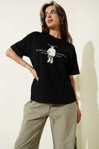 https://cdn.pazarium.com.tr/disclaimer-baskili-t-shirt-siyah-761514-18-B.jpg