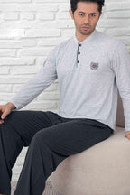https://cdn.pazarium.com.tr/dugmeli-armali-erkek-pijama-takimi-gri-583583-13-B.jpg