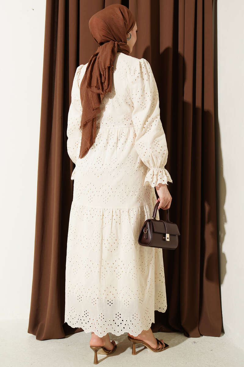 Düğmeli Brode Bilek Lastikli Elbise