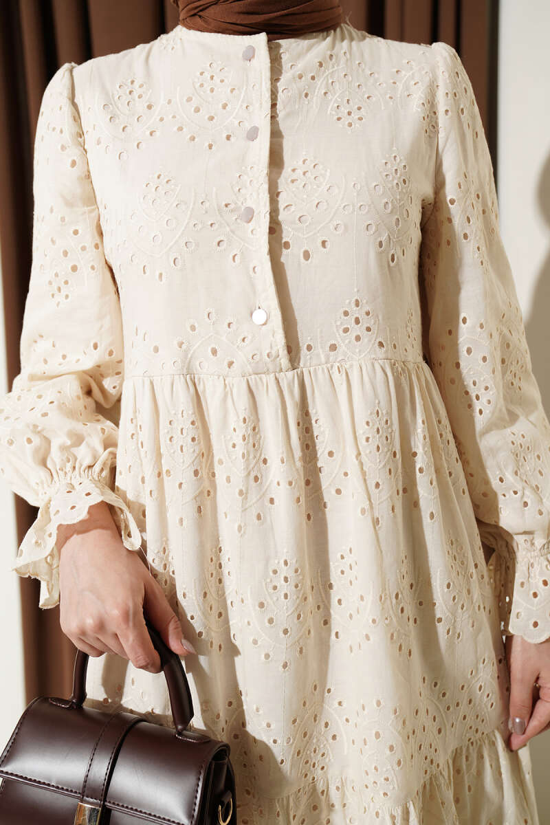 Düğmeli Brode Bilek Lastikli Elbise