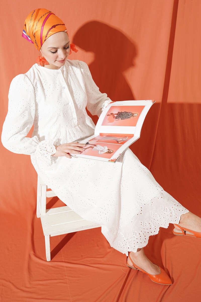 Düğmeli Brode Bilek Lastikli Elbise