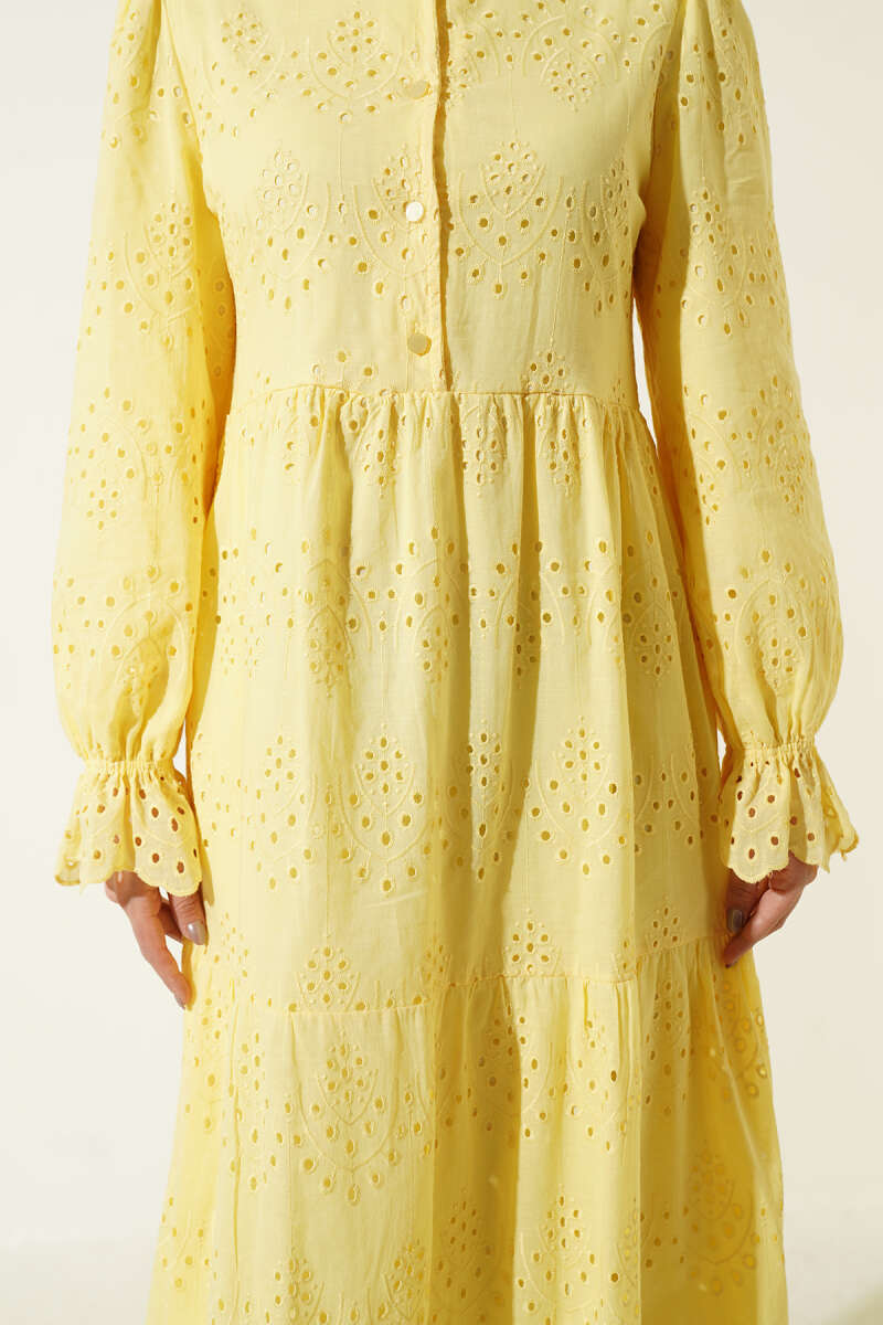 Düğmeli Brode Bilek Lastikli Elbise Sarı