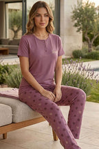 https://cdn.pazarium.com.tr/dugmeli-love-nakisli-pijama-takimi-gul-kurusu-787830-19-B.jpg