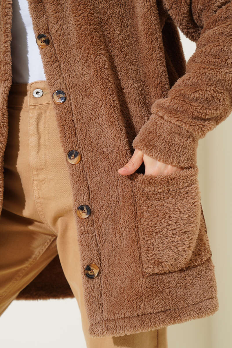 Düğmeli Peluş Hırka