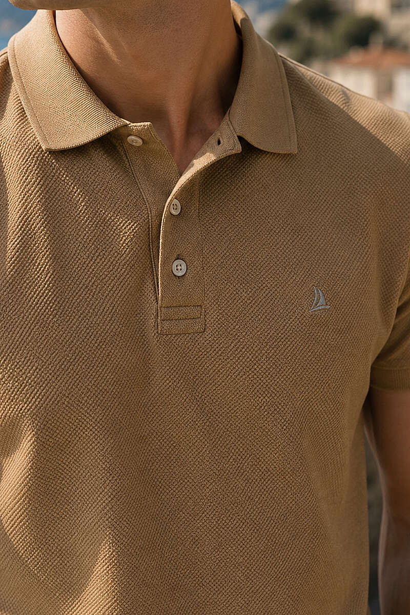 https://cdn.pazarium.com.tr/dugmeli-polo-yaka-waffle-erkek-t-shirt-camel-791808-19-B.jpg