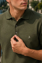 https://cdn.pazarium.com.tr/dugmeli-polo-yaka-waffle-erkek-t-shirt-haki-791803-19-B.jpg