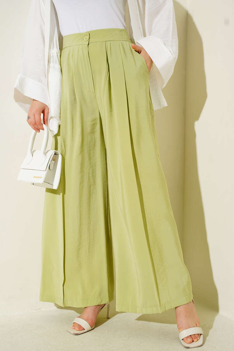 Buttoned Shabby Trousers