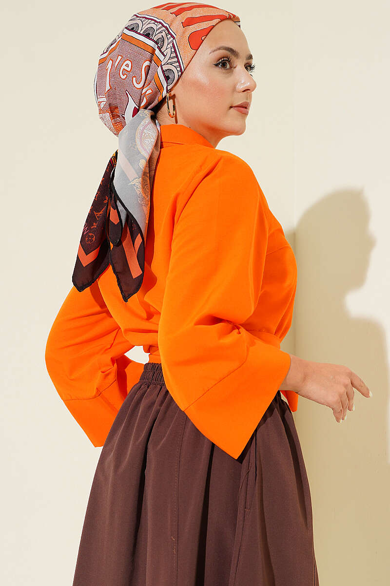 https://cdn.pazarium.com.tr/dugmeli-yan-baglamali-kisa-gomlek-turuncu-810298-20-B.jpg