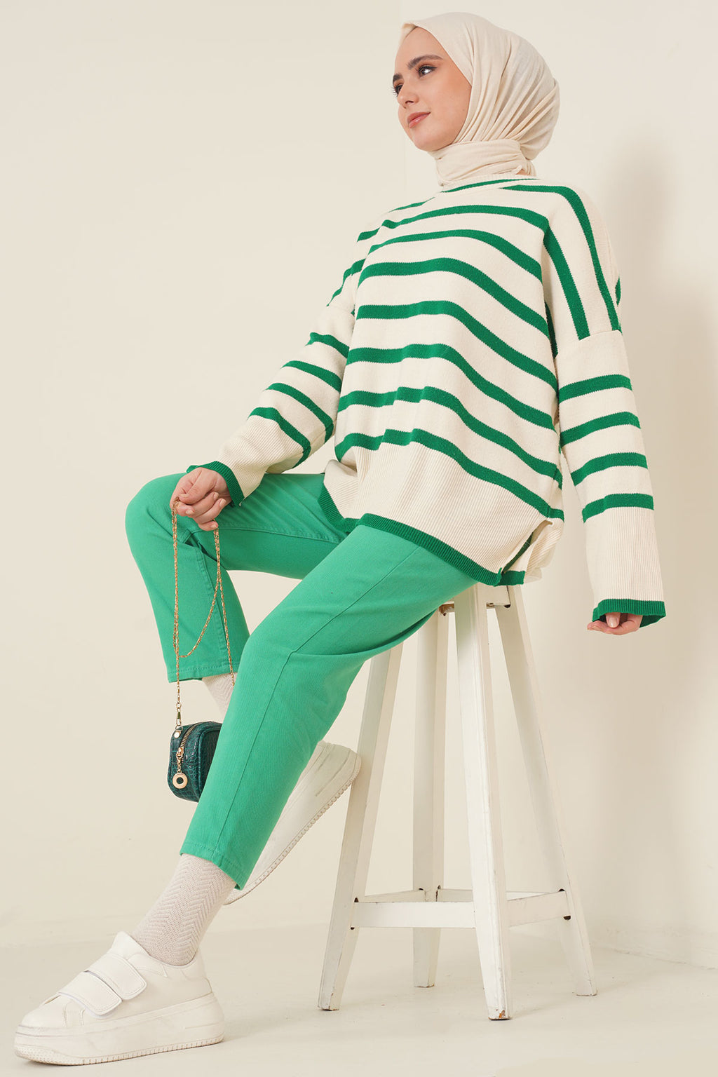 https://cdn.pazarium.com.tr/duz-boyfriend-yesil-pantolon-338138-77-B.jpg