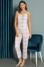 https://cdn.pazarium.com.tr/ekose-desenli-askili-pijama-takim-pembe-610317-14-B.jpg