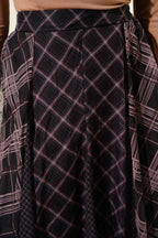 Ekose Desenli Şifon Kloş Etek Siyah