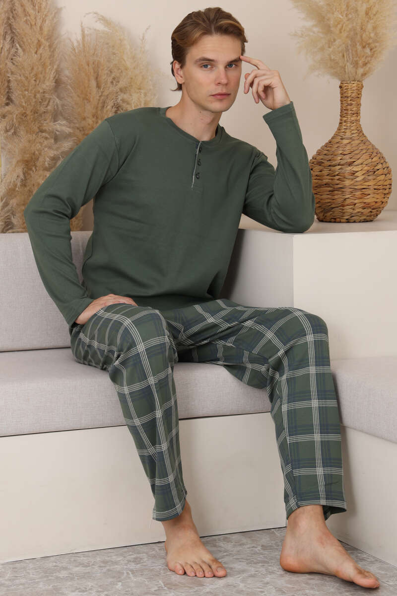 https://cdn.pazarium.com.tr/ekose-detayli-uzun-kol-erkek-pijama-takimi-haki-746152-18-B.jpg