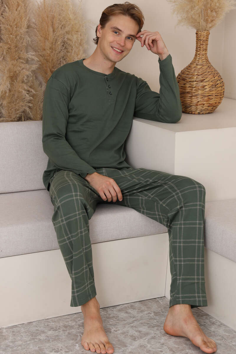 Plaid Buttoned Men's Pajama Set