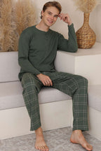 Plaid Buttoned Men's Pajama Set
