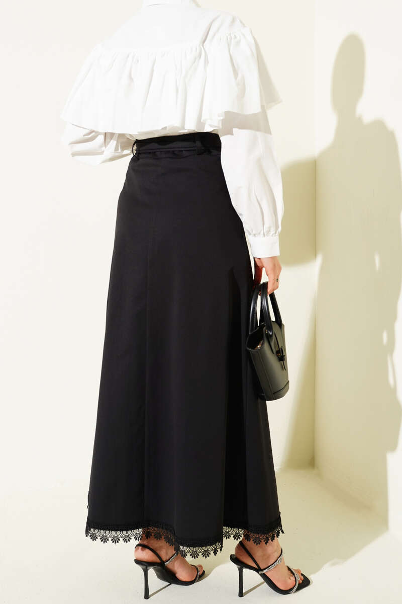 Etek Ucu Güpürlü Düğme Detaylı Etek Siyah