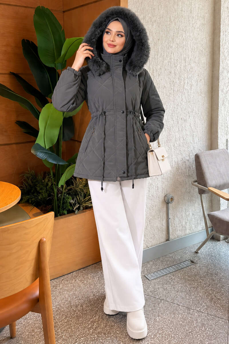 https://cdn.pazarium.com.tr/fermuarli-kapusonlu-kisa-kapitone-mont-fume-827019-20-B.jpg